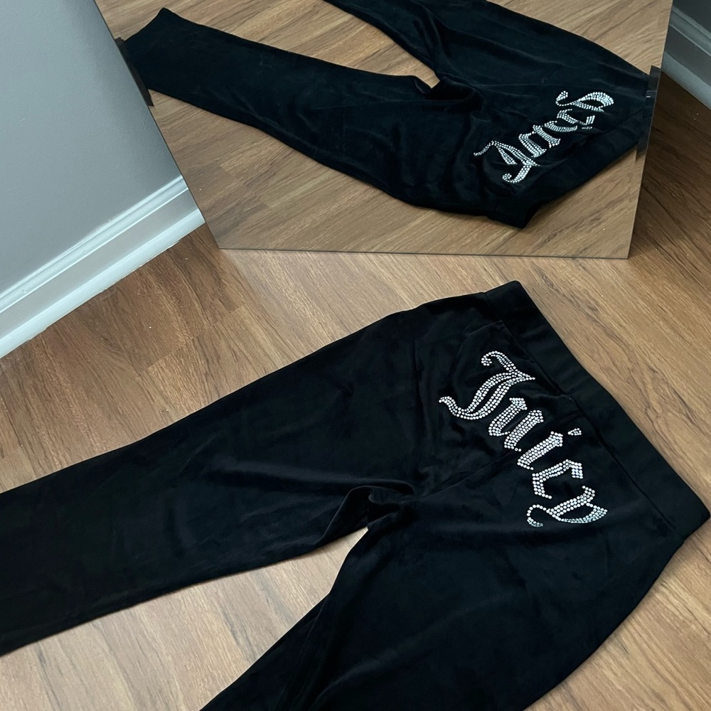 SOLD Y2K JUICY COUTURE EMBELLISHED VELOUR TRACK PANTS